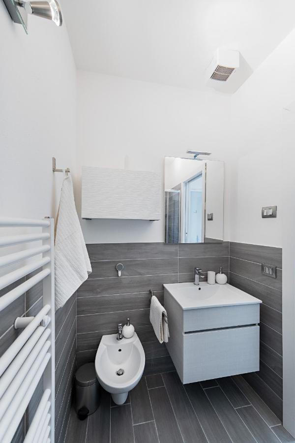 Appartamento Mazzini P1-25 By Wonderful Italy ซีร์มิโอเน ภายนอก รูปภาพ